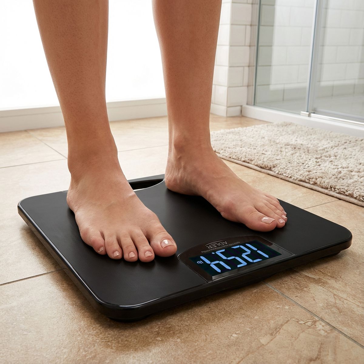 Adler AD 8193 baderomsvekt 250 kg sort og hvit