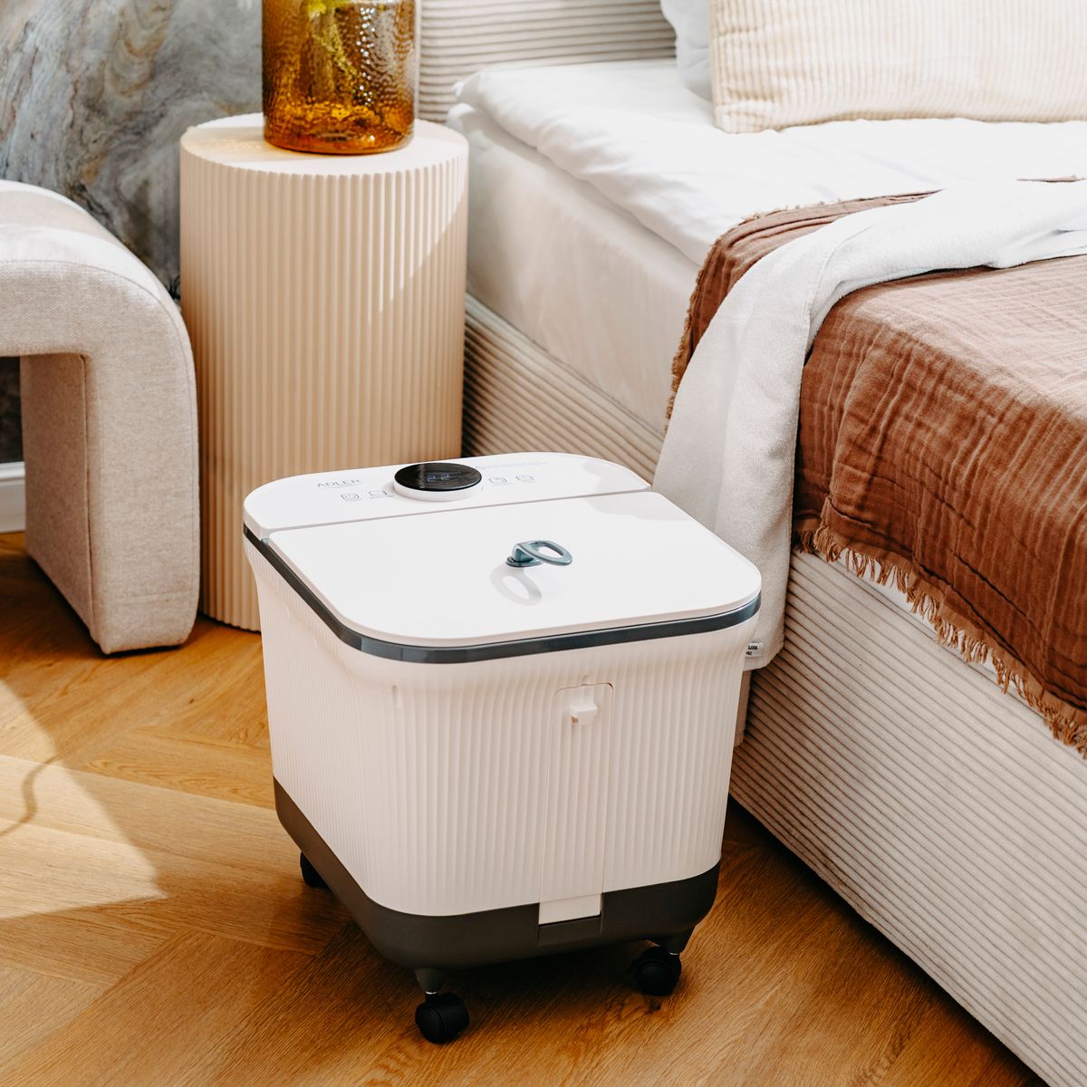 Adler deluxe fotspa med varme og massasje