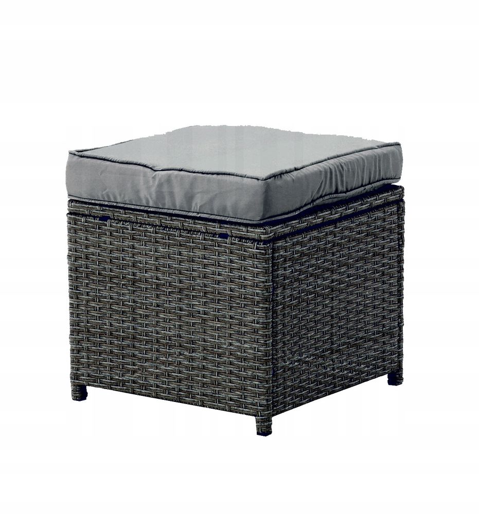 Hagemøbelsett i rattan – hjørnesofa, bord og puffer i beige