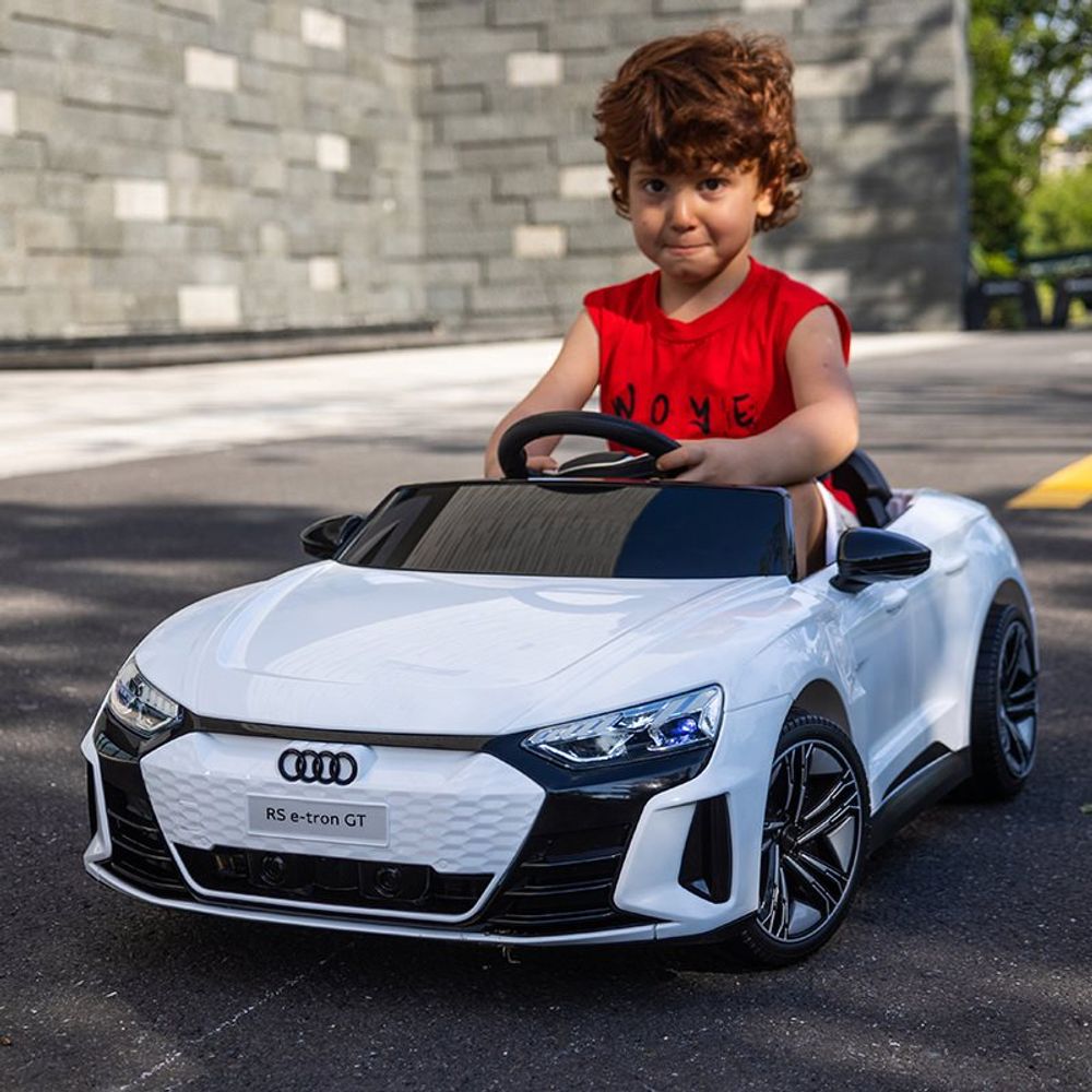 Audi RS E-Tron GT barnebil  - 4x12V - Hvit